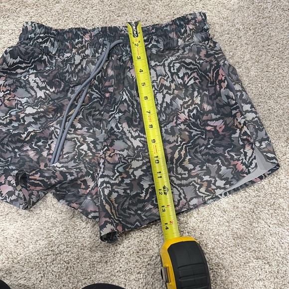 EUC Athleta Crossroads Shorts - XS - Picture 8 of 9